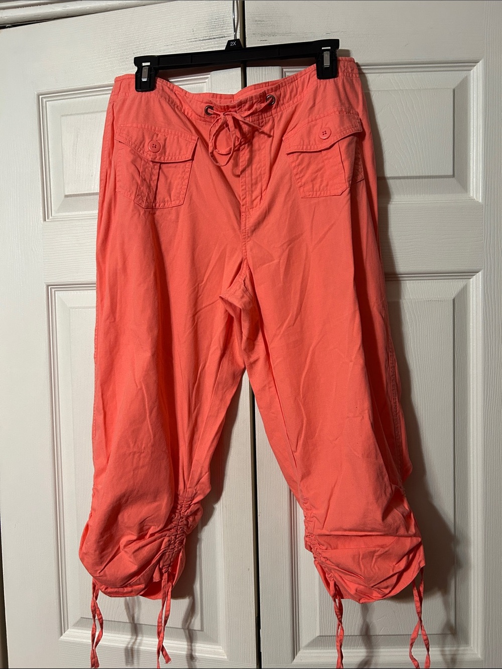 Carolina Blues sz 12  Lightweight Coral Drawstring Cargo Capris